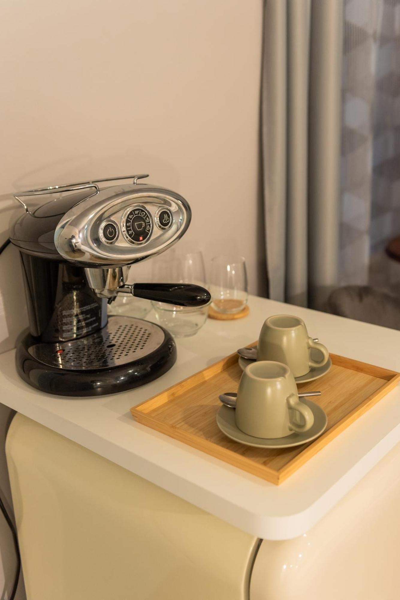 Sophia Boutique Suites Триест Экстерьер фото